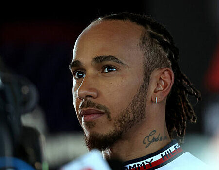 Lewis Hamilton Culpabiliza-se por Desempenho ‘Terrível’ em Barcelona