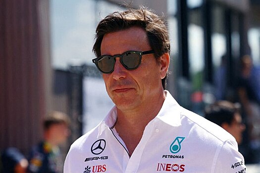 Preview Toto Wolff define prazo para decisão sobre dupla de pilotos da Mercedes em 2026
