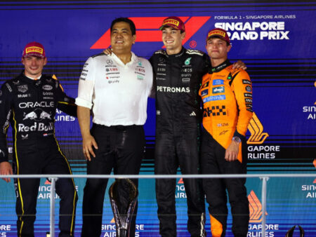 Grande Prémio de Singapura: Domínio de George Russell e Título de Construtores para a McLaren em Corrida Marcada por Contacto entre Piastri e Norris