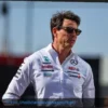 Mercedes, Wolff admite: “Com carros iguais, Russell estaria à frente de Kimi”