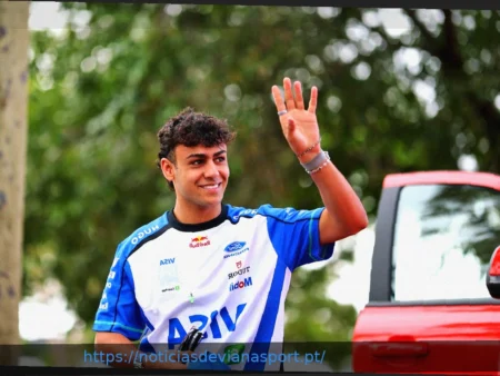 Super talento britânico Arvid Lindblad em duelo com os campeões de F1 Hamilton e Verstappen: ‘Muito especial!’