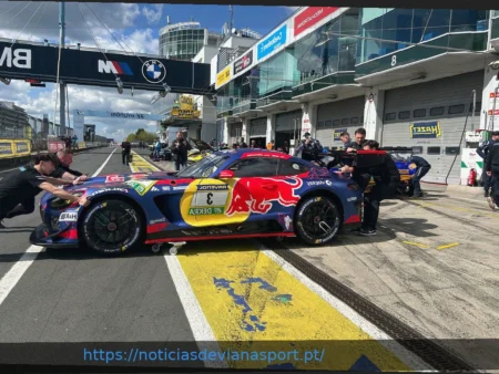 Раннее продолжительное красное предупреждение нарушило ритм команды Ферстаппена в квалификации на Нюрбургринге